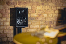 Cargar imagen en el visor de la galería, Cyrus One Core Bundle editorial altavoz
